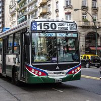 Milei recibe a Jorge Macri por el traspaso de las líneas de colectivos