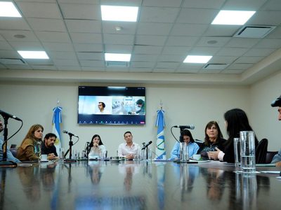 Despedidos de organismos nacionales expusieron en la Legislatura