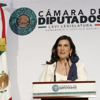 "No puedo compartir un discurso que divida a los mexicanos": Kenia López Rabadán objeta a Sheinbaum