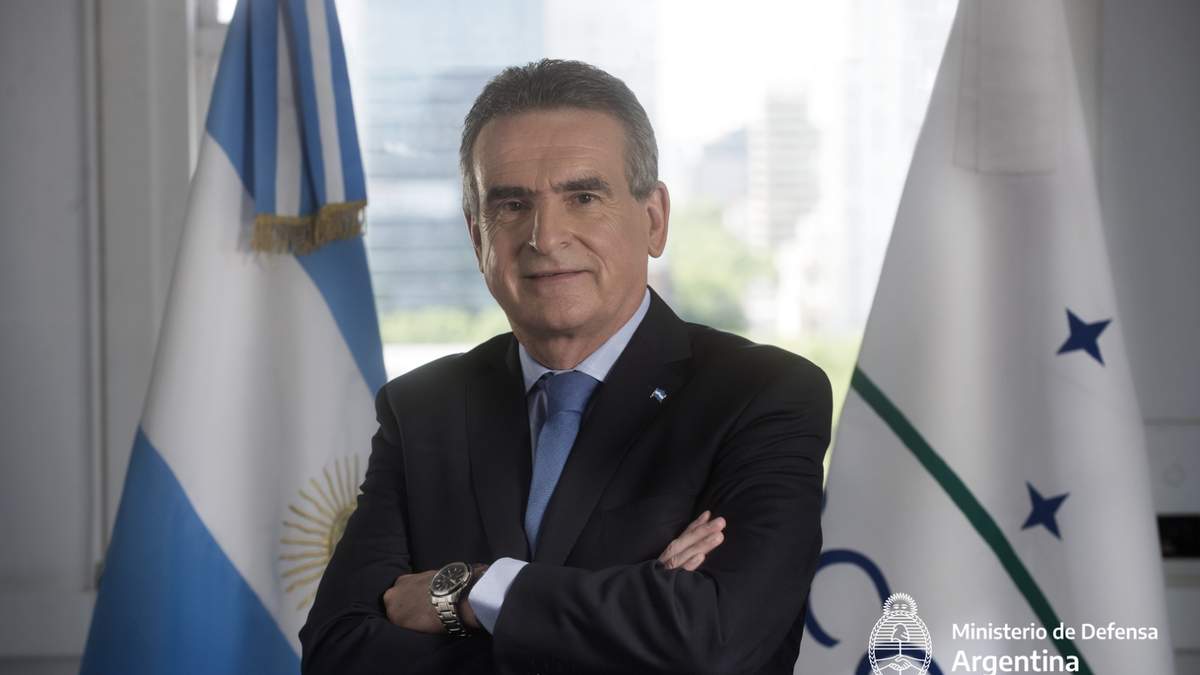 Agustín Rossi (foto: Min. de Defensa).