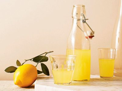 Lemoncello casero: usá esta receta para aprovechar los limones de temporada y hacer una bebida delic