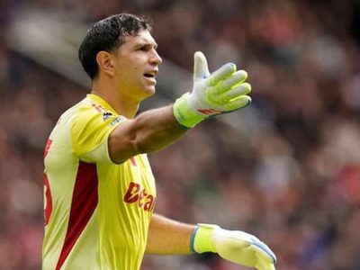 Adversario complicado: el motivo por el que Manchester United descartó contratar a Dibu Martínez