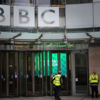 Gobierno británico sigue envuelto en la disputa entre Trump y la BBC
