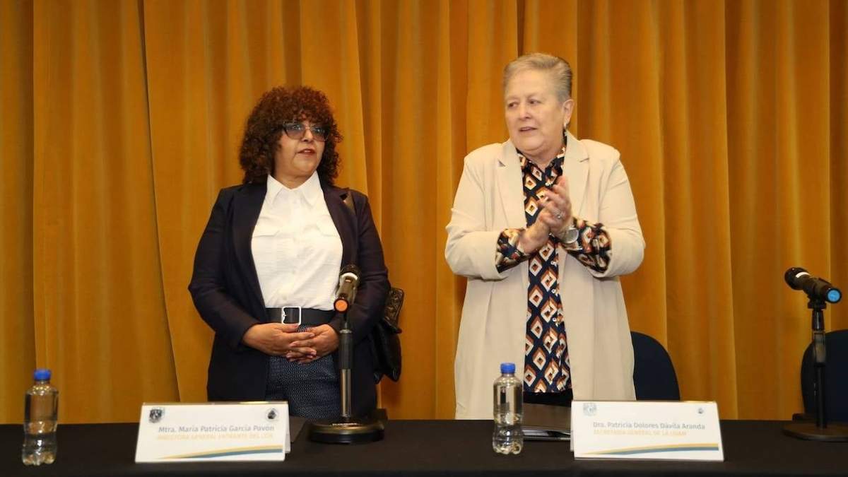 María Patricia García Pavón, nueva directora del CCH, y Patricia Dolores Dávila, secretaria general de la UNAM