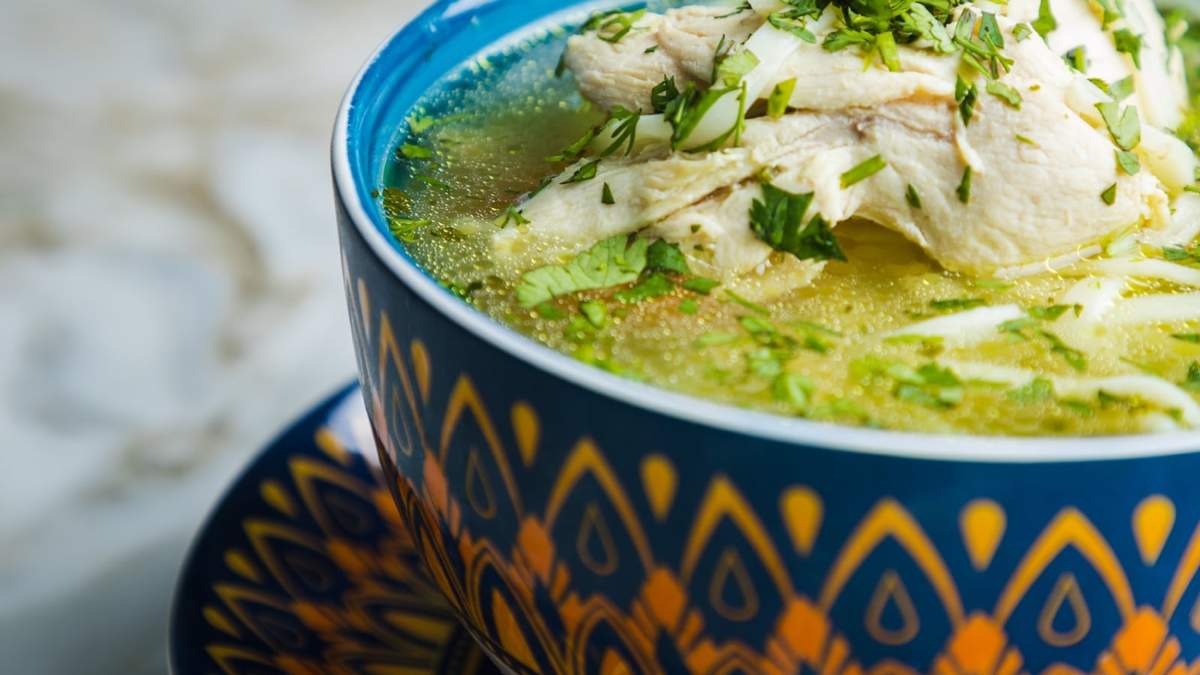 Sopa de pollo. Fuente: (Instagram)