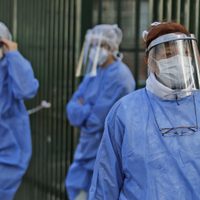 Aumentaron los casos de coronavirus con respecto al martes, pero descendieron los fallecimientos