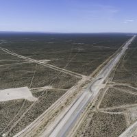 Libertarios presentaron el plan "1000 kilómetros de asfalto, 1000 millones de dólares"