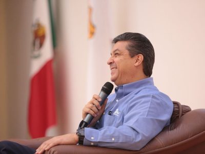 Cancelan notaría entregada por García Cabeza de Vaca; investigan otras 27