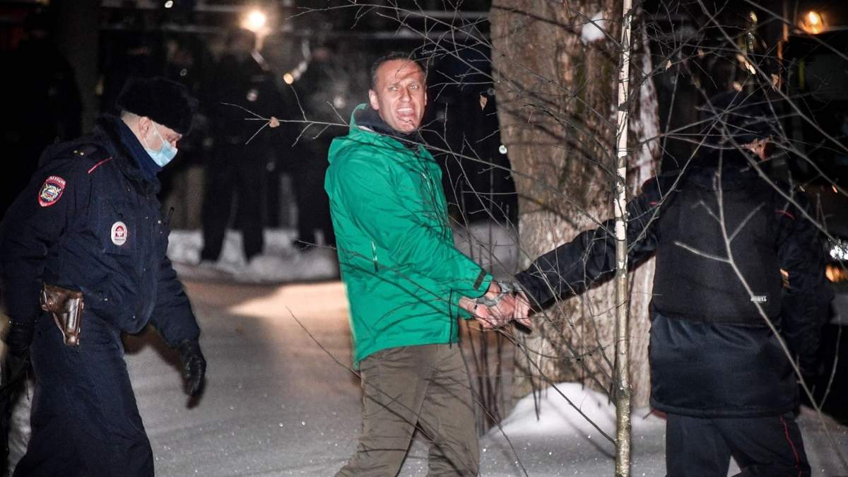 Alexei Navalny, cuando fue detenido en Rusia el año pasado. Fuente: (Twitter)