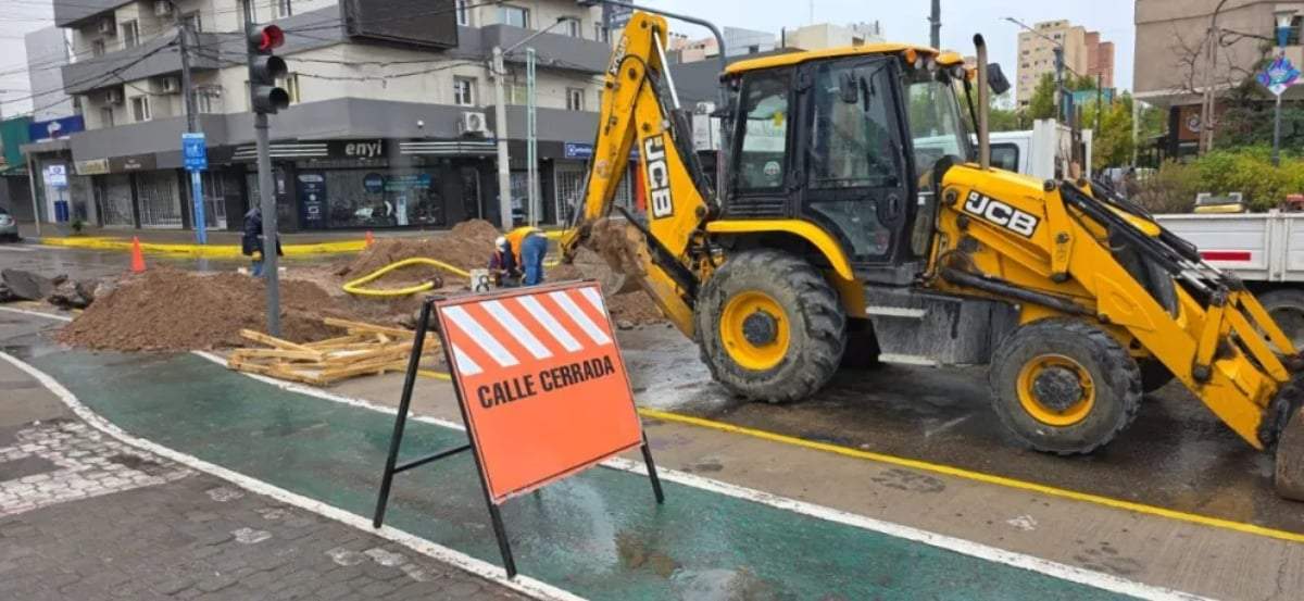 Obras del EPAS en la Avenida Argentina. Fuente: (Neuquén Informa)