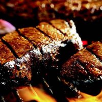 Con solo 2 ladrillos hacé una parrilla portátil que te va a salvar en más de una ocasión
