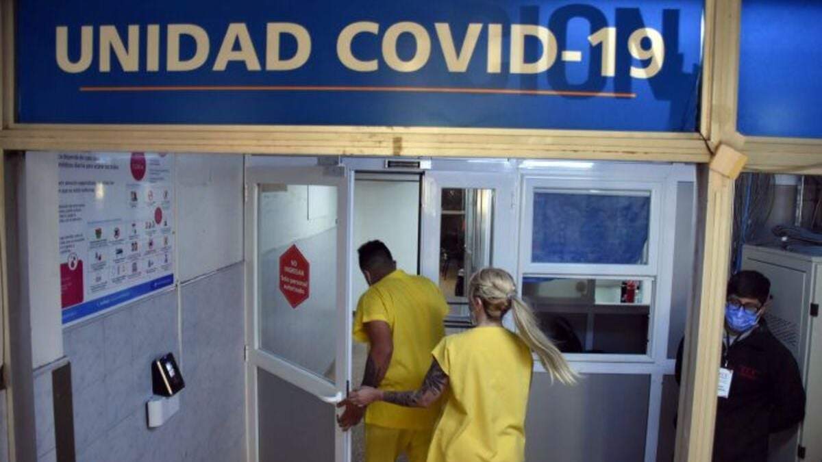 En los centros de salud y en los hospitales se vacuna de 8 a 16 horas. Fuente: (Facebook)