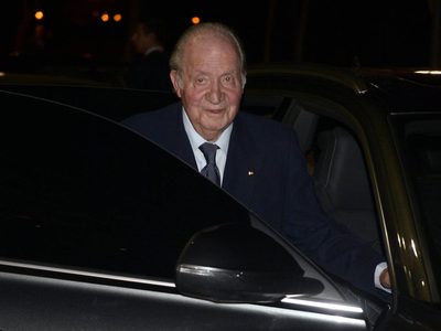 En la cama: así habrían encontrado al rey Juan Carlos