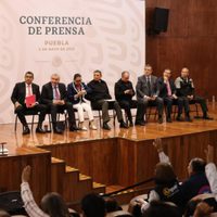 AMLO pide a migrantes no caer en promesas de “polleros” que engañan con el fin del título 42