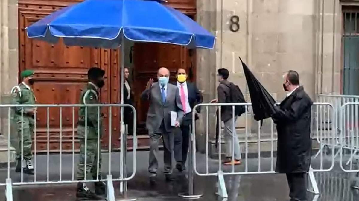 Carlos Slim a su salida de Palacio Nacional
