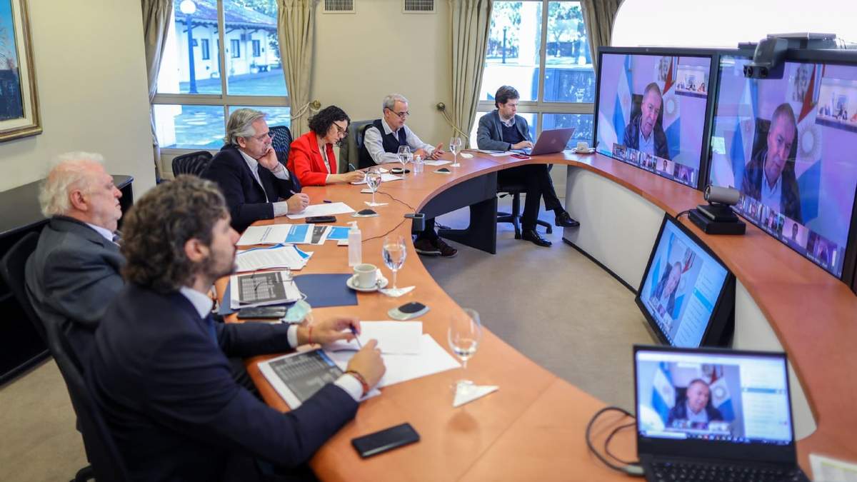 Reunión con gobernadores. Fuente: (Instagram)