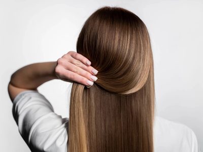 El truco casero con 2 ingredientes para lograr un cabello suave, luminoso y sin frizz