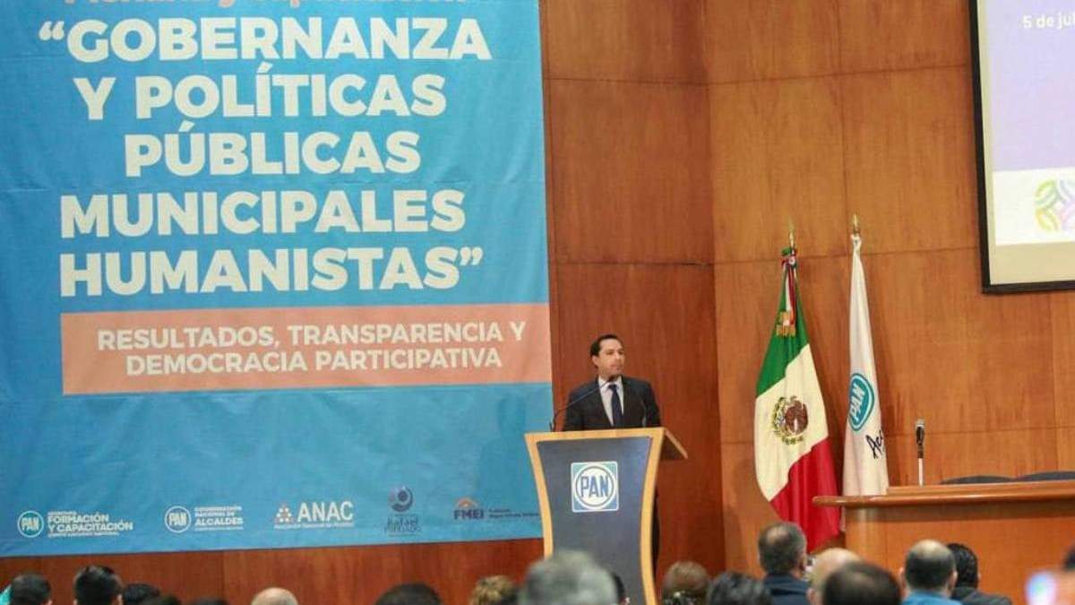 Mauricio Vila en el acto panista