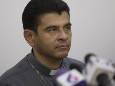 Nicaragua excarcela y destierra a obispo Rolando Álvarez y otros sacerdotes