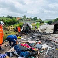 Mueren 38 personas en un choque entre un autobús de pasajeros y un camión en Brasil