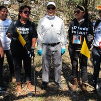 Solalinde y familiares de desaparecidos inspeccionan fosa hallada en Nuevo León