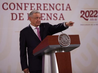 AMLO busca remover al director de Senasica: "lleva 30 años en la institución"