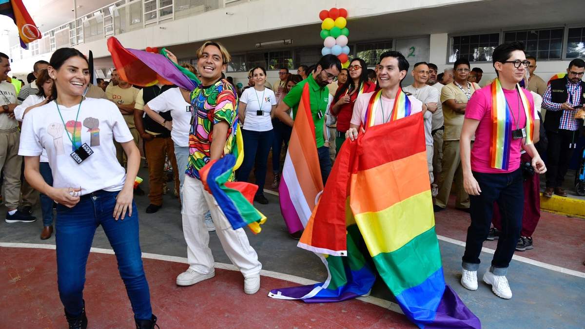 Celebración del orgullo LGBTIQ+ en el Reclusorio Oriente