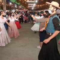 Más de 60 feriantes participan de la primera edición de Zapala Emprende
