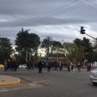 Trabajadoras de Desarrollo Social volvieron a la ex ruta 22 y solicitaron la renuncia de autoridades