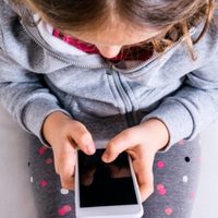 Santa Cruz desvinculó a una funcionaria detenida en operativo internacional contra la pornografía infantil