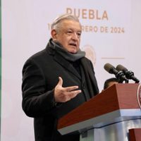 AMLO tunde a asistentes de la marcha por la democracia: "se disfrazan de demócratas"