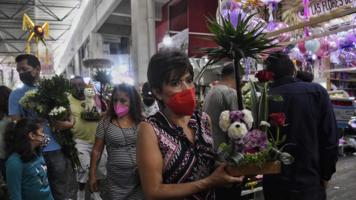 Pese a la pandemia los mexicanos encontraron la manera de festejar el 10 de mayo.