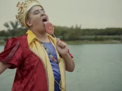 Fuerte repudio contra "El Chapu" Martínez por jugar con la comida y usar a su hijo