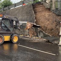 Se desprende aplanado de un muro en Periférico y Paseo de la Reforma