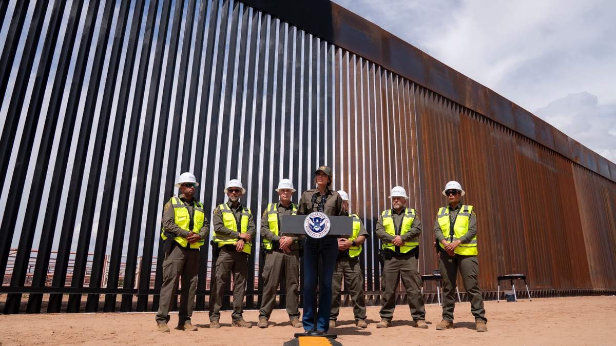 ¿Por qué Trump ordenó pintar el muro fronterizo de negro?