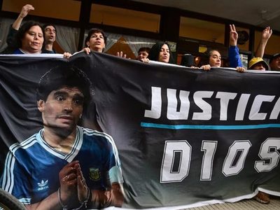Juicio de Diego Maradona: suspenden por una semana el proceso mientras realizan investigaciones