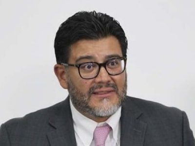 Reyes Rodríguez Mondragón abandona instalaciones del TEPJF tras exigencia de renuncia