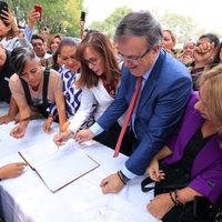 Yeidckol Polevnsky se suma al movimiento de Marcelo Ebrard
