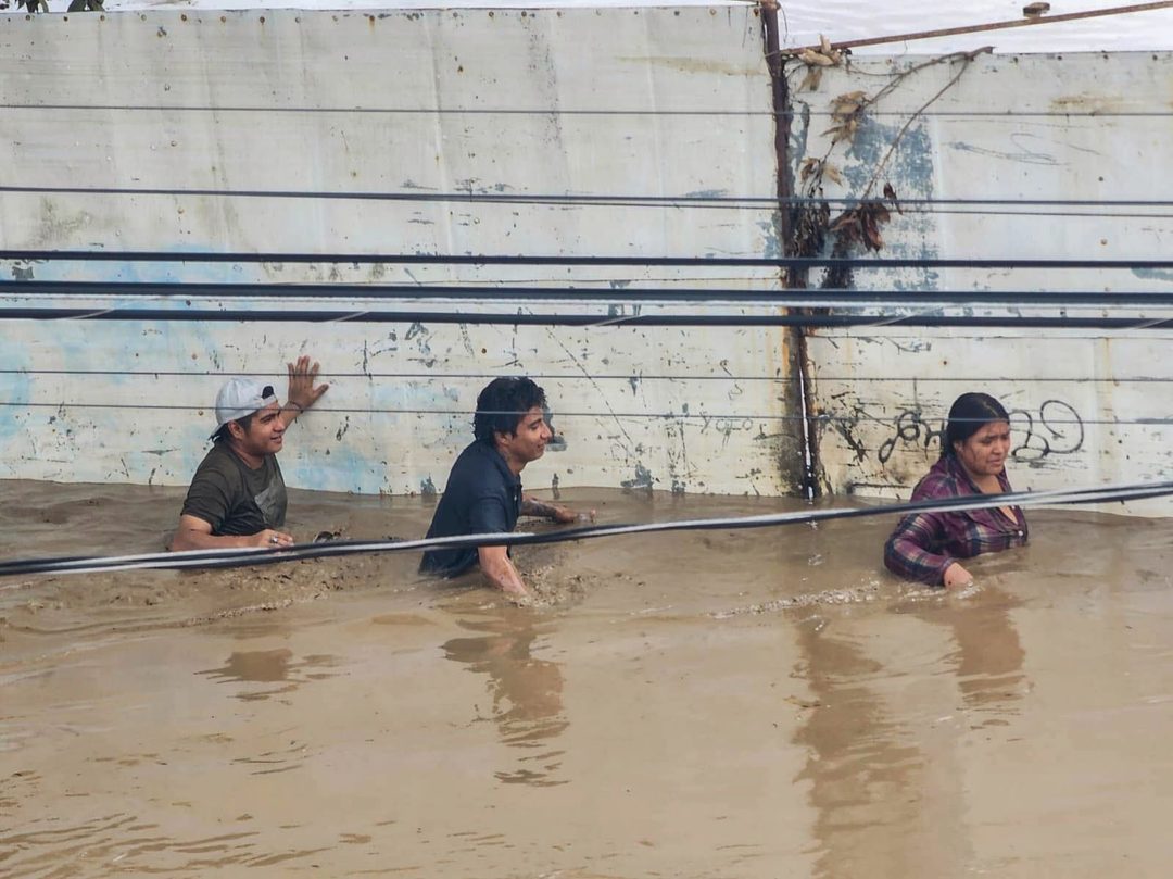 10 de octubre. Severas inundaciones se registraron en Poza Rica, Veracruz, luego de que el río Cazones se desbordara por las intensas lluvias. Foto Cuartoscuro.