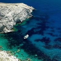 En una isla griega buscan voluntarios para repoblar la región