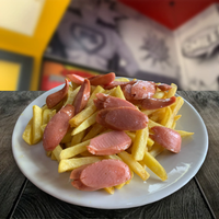 Hacé las mejores salchipapas de tu vida con esta receta bomba y preparate para los aplausos