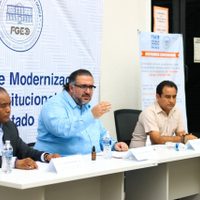 Fiscal de Oaxaca Arturo Peimbert comparecerá por el caso de colusión entre notarios y funcionarios