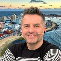Ángel de Brito cruzó el charco: estuvo en la Fiesta Bresh, recorrió Punta del Este y Casapueblo