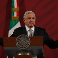 AMLO pide no relajar medidas y mantener distancia social