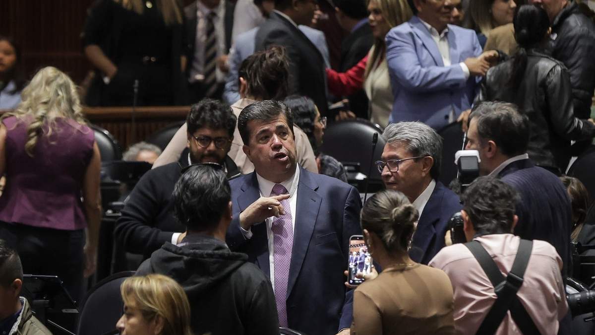 Pedro Haces y Ricardo Monreal en la Cámara de Diputados