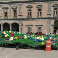 Ráfaga de viento tira el árbol de Navidad de Ixmiquilpan, Hidalgo (Video)