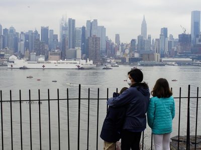 Nueva York autoriza a que existan reuniones de hasta diez personas
