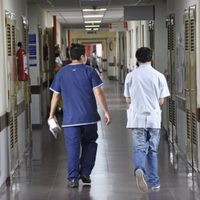 Por la pandemia: un ministro neuquino volvió a trabajar en el sistema de salud