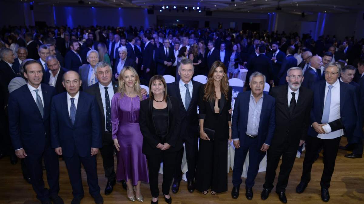 Felipe Calderón en la cena de la Fundación Libertad, en Argentina