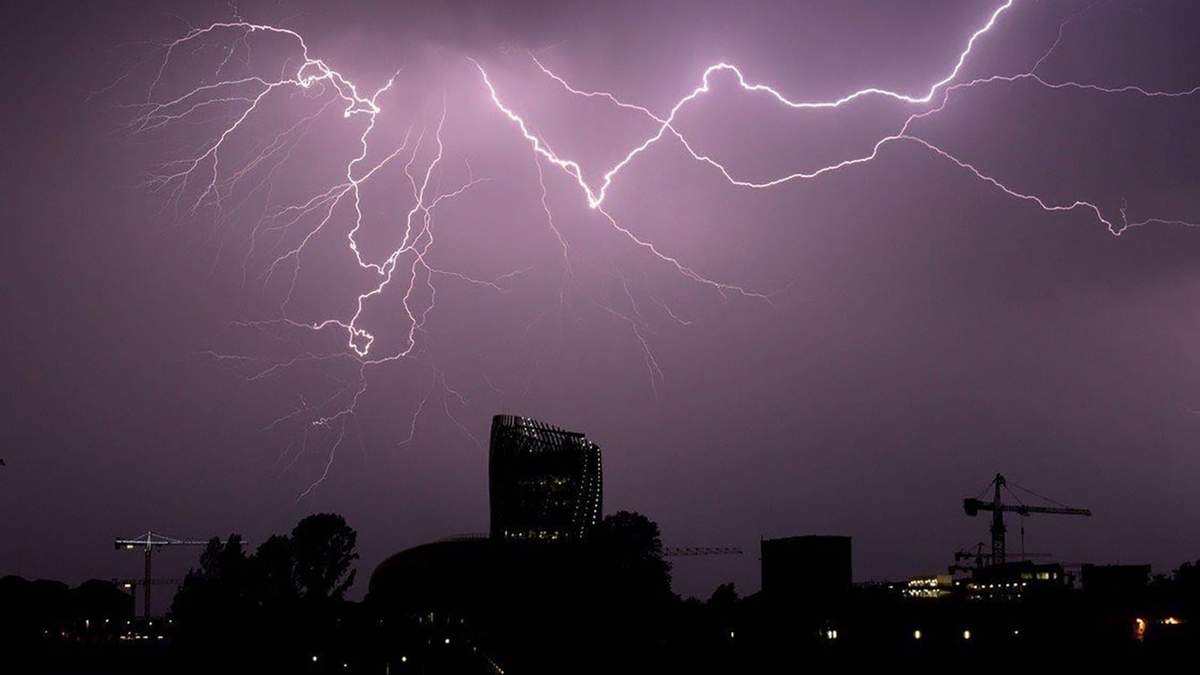 El Servicio Meteorológico emitió tres alertas por fuertes tormentas en el país. Fuente: (Twitter)